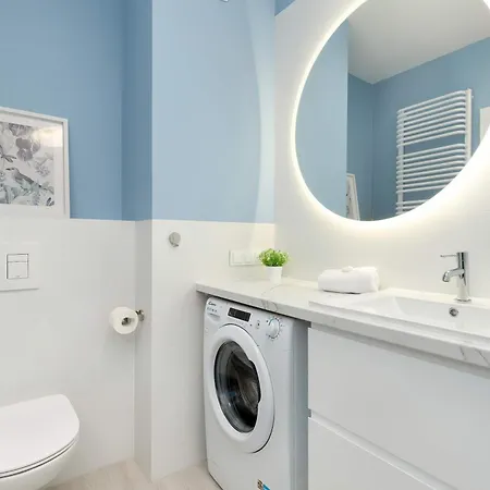 Modern Popieluszki 2c With Parking In The Center Of By Renters * 格但斯克