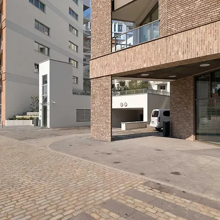 Modern Popieluszki 2c With Parking In The Center Of By Renters 公寓 *