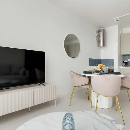 Modern Popieluszki 2c With Parking In The Center Of By Renters Gdansk