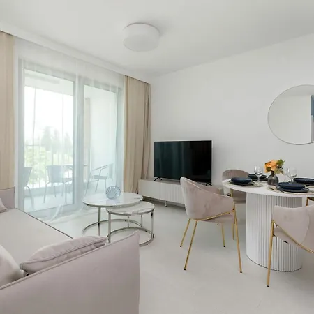 Modern Popieluszki 2c With Parking In The Center Of By Renters Apartman *