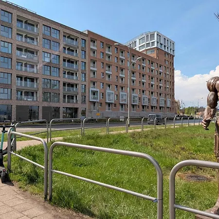 公寓 Modern Popieluszki 2c With Parking In The Center Of By Renters *