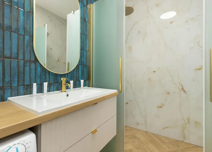 Modern Popieluszki 2c With Parking In The Center Of By Renters *