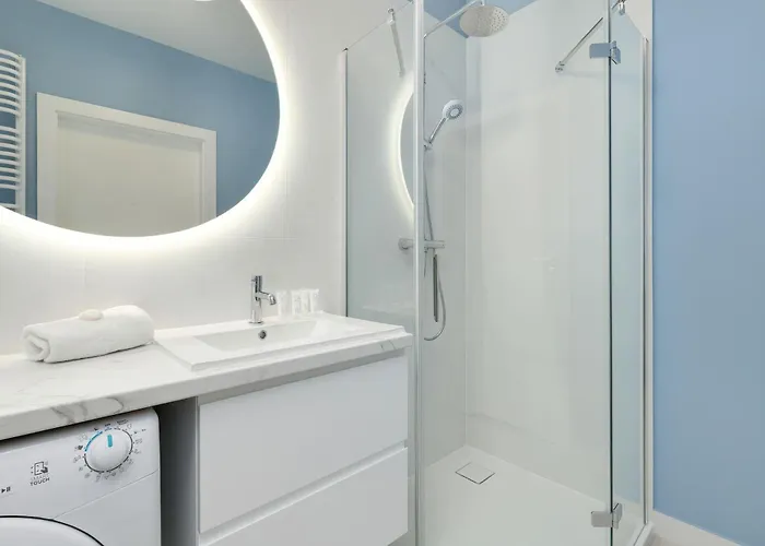 Daire Modern Popieluszki 2c With Parking In The Center Of By Renters