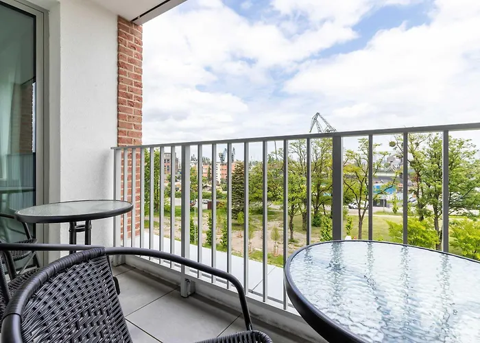 Daire Modern Popieluszki 2c With Parking In The Center Of By Renters