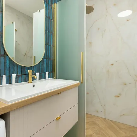 Modern Popieluszki 2c With Parking In The Center Of By Renters *