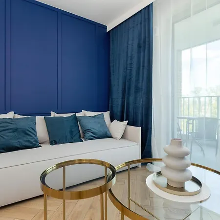 Modern Popieluszki 2c With Parking In The Center Of By Renters グダニスク