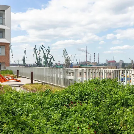 Modern Popieluszki 2c With Parking In The Center Of By Renters グダニスク